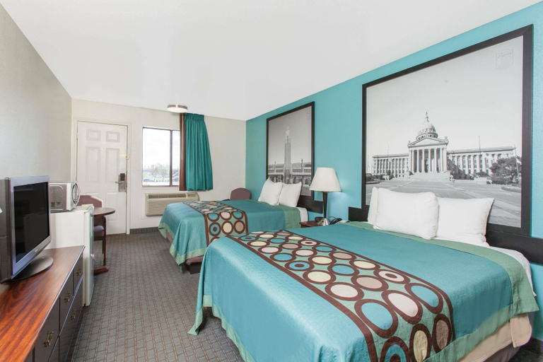 Bedroom 3, Super 8 by Wyndham Sallisaw, Sequoyah