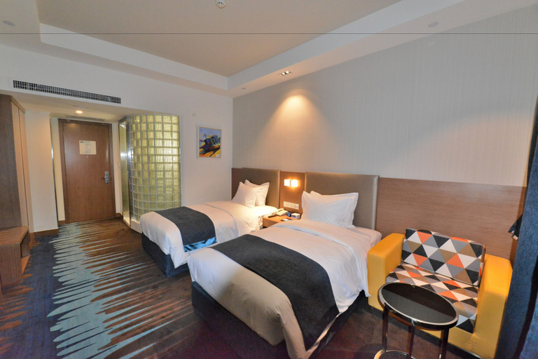 Bedroom 3, Holiday Inn Express Weihai Economic Zone, Weihai