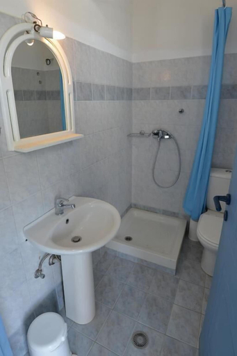 Bathroom 5, Maistrali, South Aegean