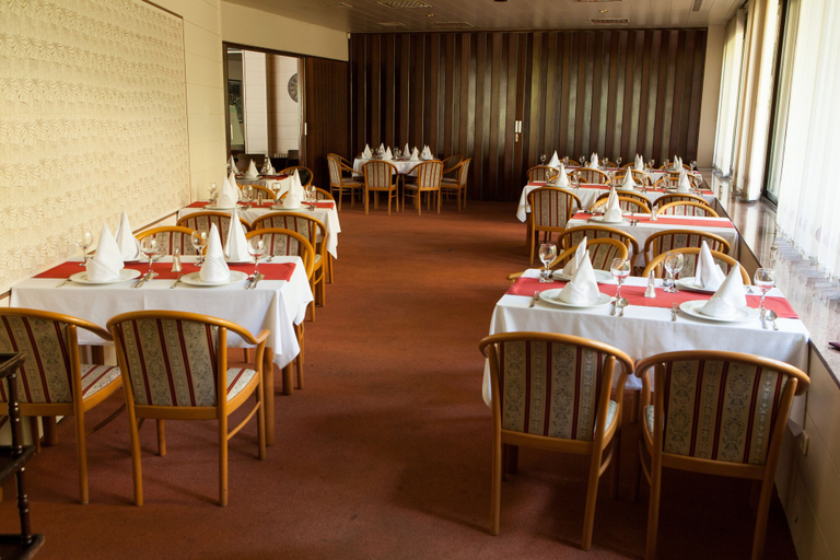 Food & Drinks 5, Hotel Grand, Sarajevo
