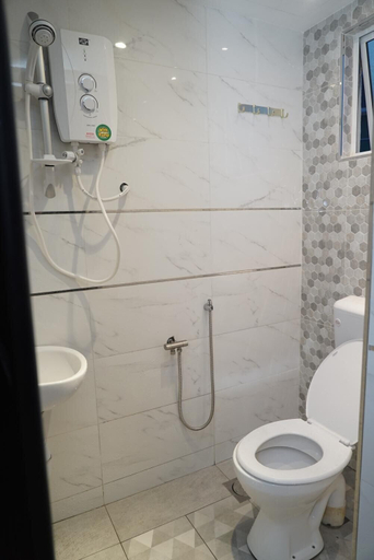 Bathroom 4, Ghazrin's Classic Hotel, Johor Bahru