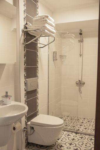Bathroom 5, Nova Apart, Ula