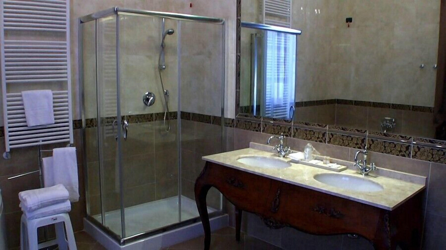 Bathroom 5, Pesaro Palace, Venezia