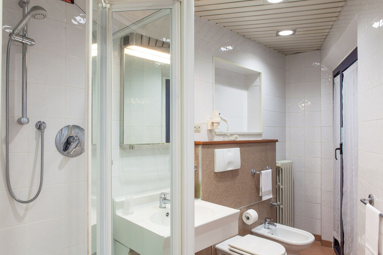 Bathroom 4, Hotel San Marco, Prato