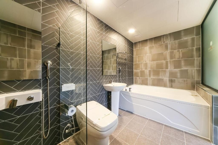 Bathroom 2, Le Idea Hotel, Gyeongju