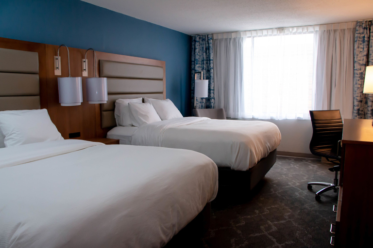 Bedroom 4, Radisson Hotel and Conference Center Fond du Lac, Fond du Lac