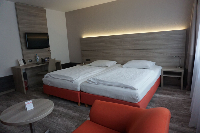 Bedroom 3, Hotel Kastanienhof, Erding