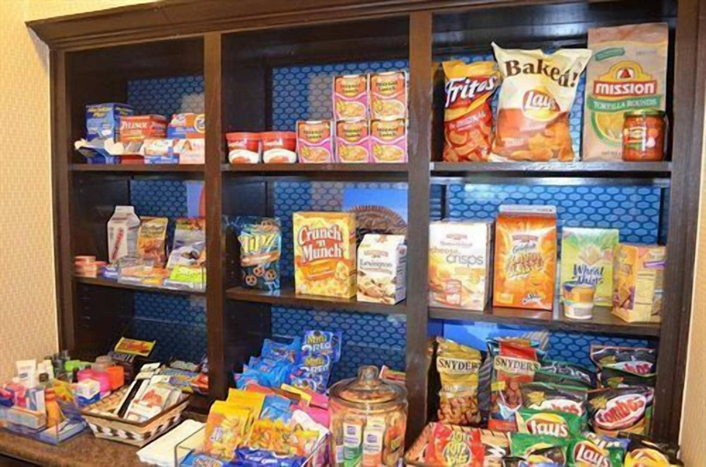 Food & Drinks 5, Hampton Inn & Suites Stephenville, Erath