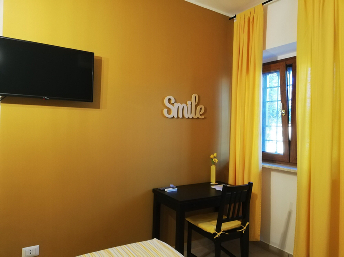 Bedroom 5, The Yellow House, Rome
