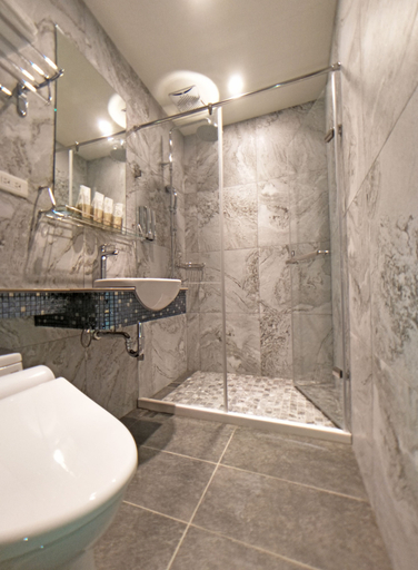 Bathroom 3, Ueno Hirokoji 428, Taipei City