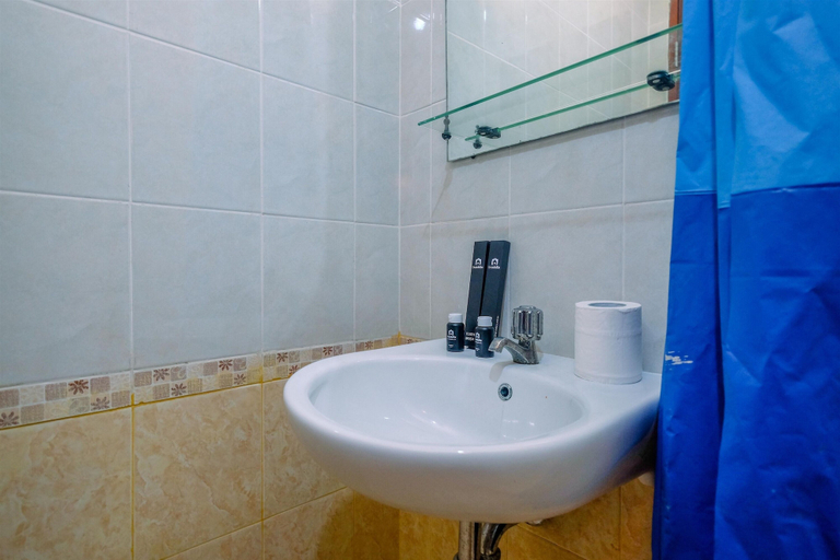 Bathroom 3, Lush 3BR Residence at Grand Palace Kemayoran, Central Jakarta