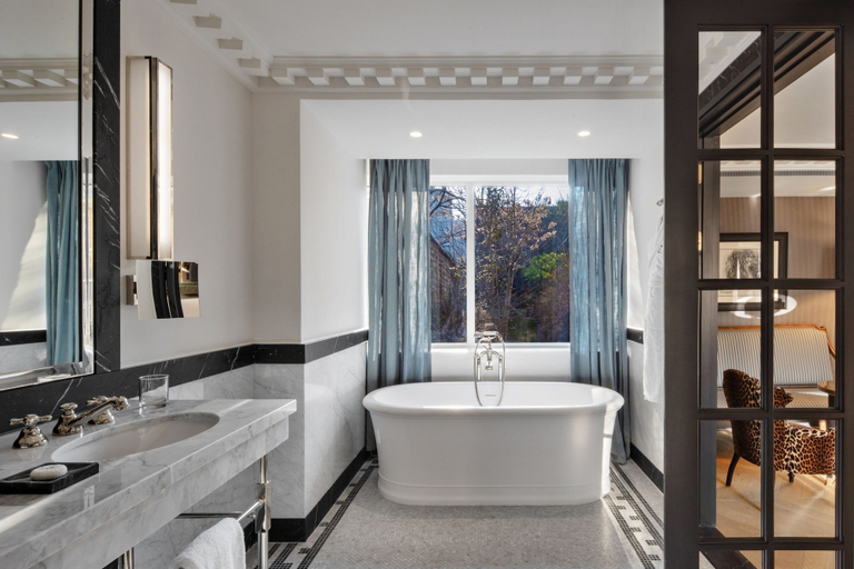 Bathroom 4, Hôtel de Berri Champs-Élysées, a Luxury Collection Hotel, Paris