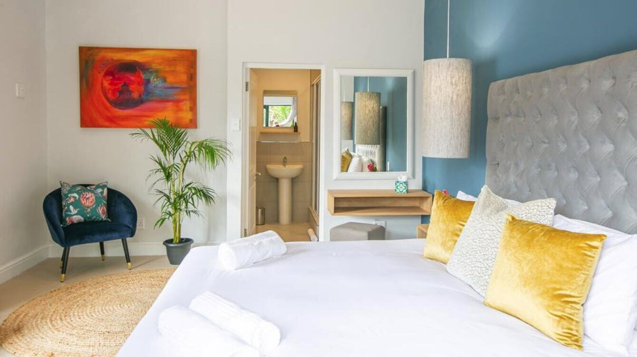 Bedroom 3, Hout & About Guest House, City of Cape Town
