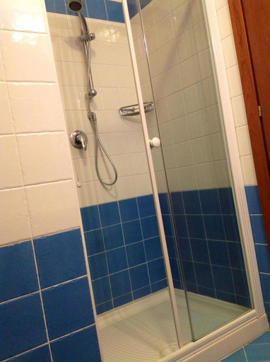 Bathroom 5, Hotel Ivana, Venezia