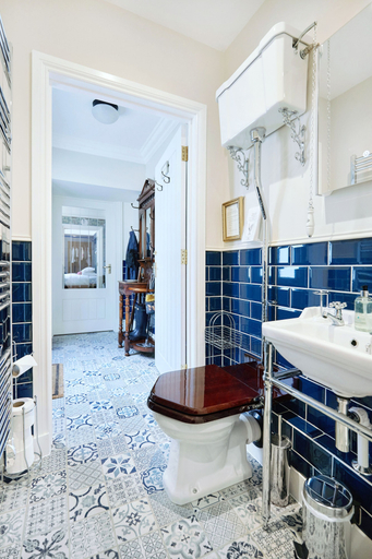 Bathroom 4, Foyers Lodge, Highland