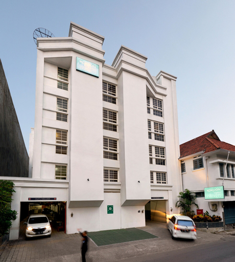 Exterior & Views 26