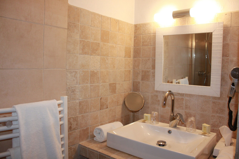 Bathroom 4, Mas de Cure Bourse, Vaucluse