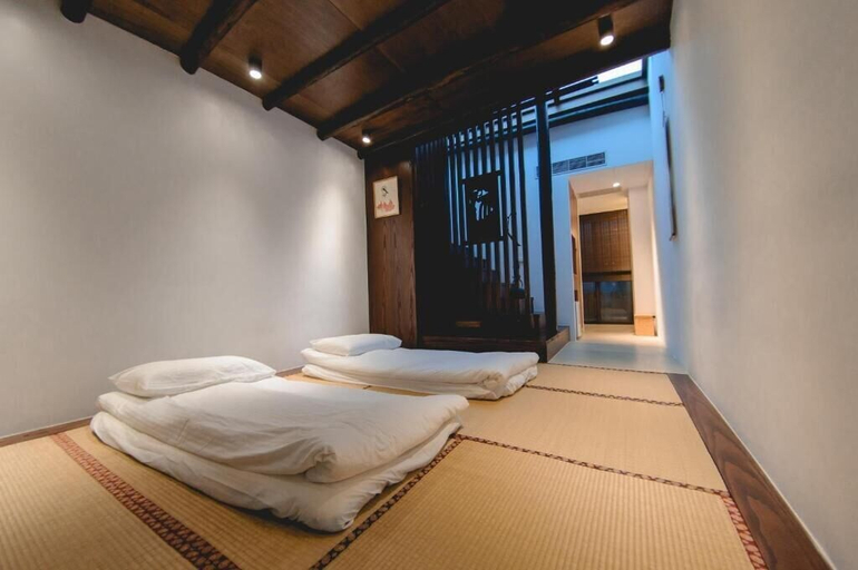 Bedroom 2, Dark Street House B&B, Yulin