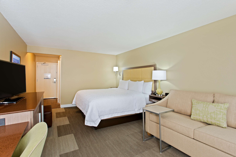 Bedroom 4, Hampton Inn Sault Ste Marie, Chippewa