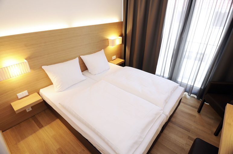 Bedroom 4, Hotel Thalmair, München