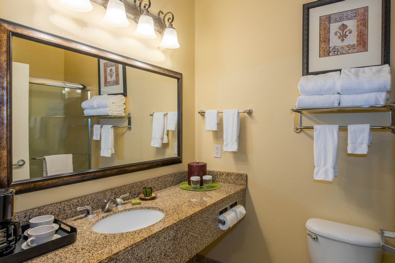 Bedroom 4, Natchez Grand Hotel & Suites On the River, Adams