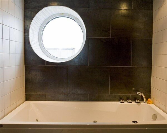 Bathroom 5, Hotel Örebro, Örebro