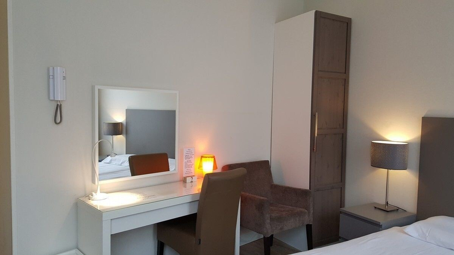 Bedroom 2, Hotel Corner House, Amsterdam