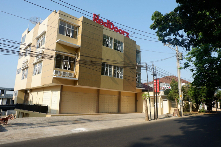 Exterior & Views 2, RedDoorz near Akademi Kepolisian Semarang, Semarang
