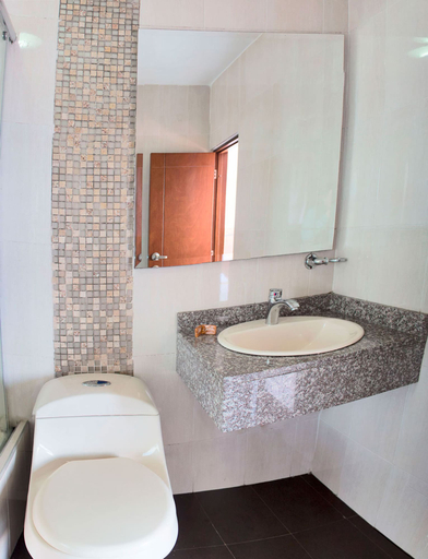 Bathroom 4, Hotel Dorado Gold Bogota, Santafé de Bogotá