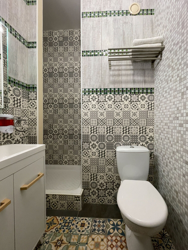 Bathroom 4, Hôtel GLORIA, Isère