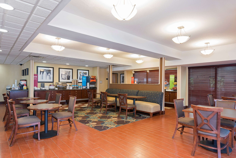Food & Drinks 5, Hampton Inn Port Huron, Saint Clair