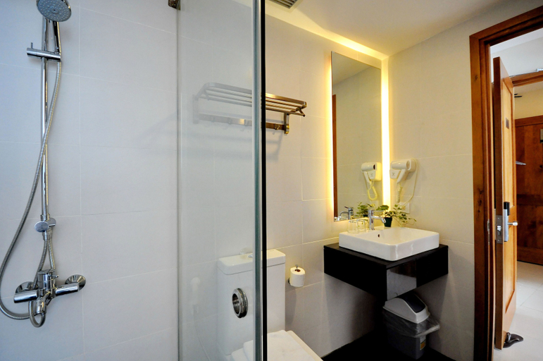 Bathroom 4, Holi Beach Apartments, Nha Trang