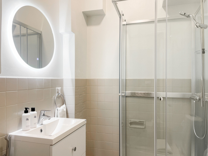 Bathroom, Central 1BR next to the park, Uusimaa