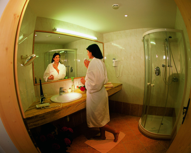 Bathroom 4, Biohotel Leutascherhof, Innsbruck Land