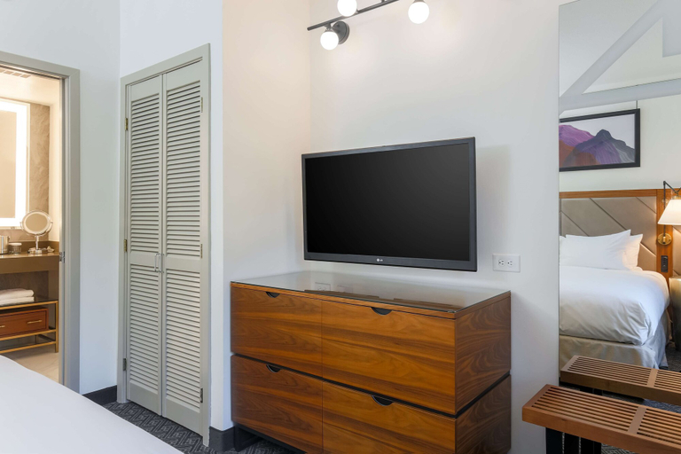 Bedroom 3, DoubleTree Suites by Hilton Hotel Sacramento- Rancho Cordova, Sacramento