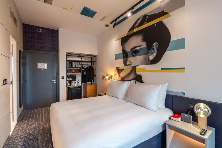 Bedroom 4, Studio One Hotel, Dubai