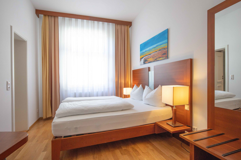 Bedroom 4, Hotel Graf Zeppelin, Konstanz