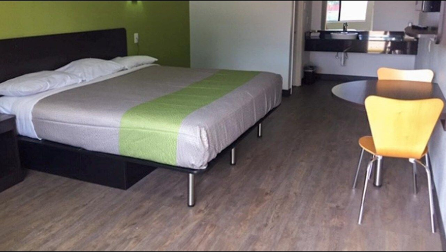 Bedroom 4, Motel 6 Irving, TX - Loop 12, Irving