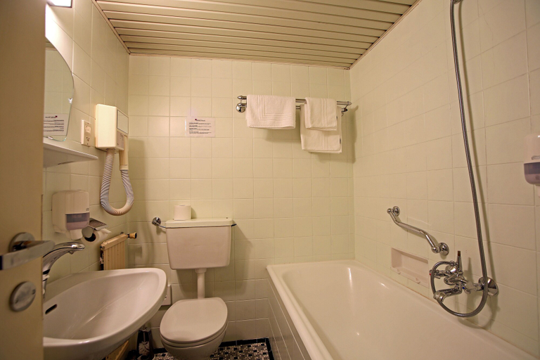 Bathroom, AKTIVHOTEL Weisser Hirsch, Bruck-Mürzzuschlag