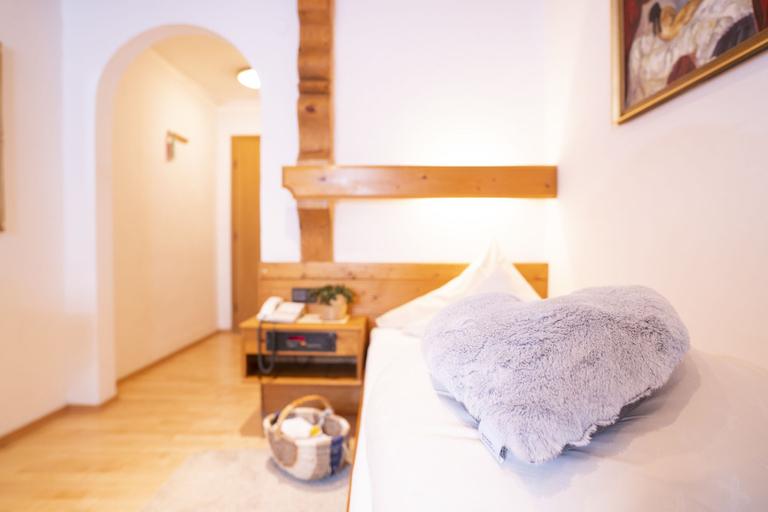 Bedroom 3, Beauty & Wellness Hotel Tirolerhof, Landeck