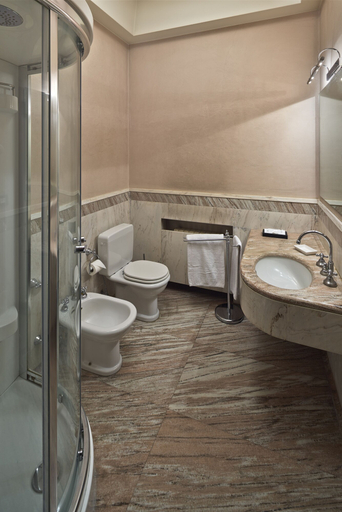 Bathroom 4, Albergo Cappello, Ravenna