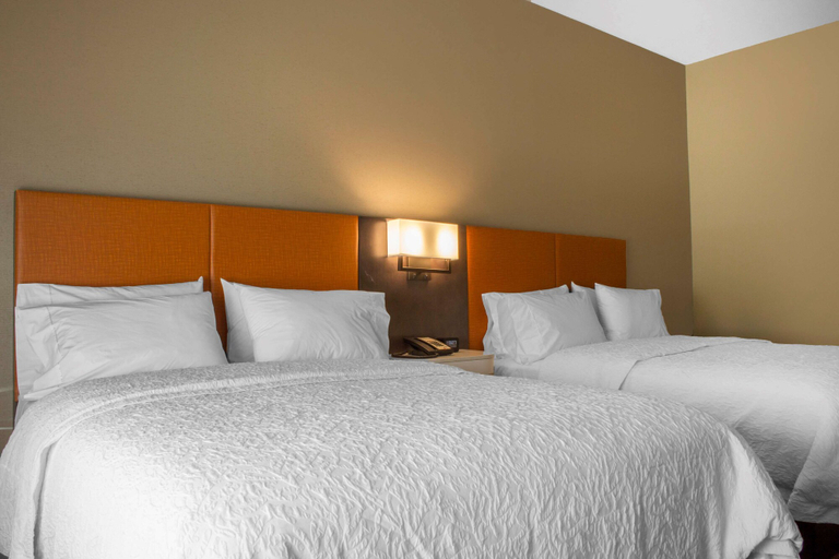 Bedroom 4, Hampton Inn Parker, La Paz