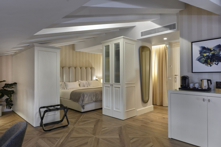 Bedroom 3, MYR Palacio Vallier, Valencia