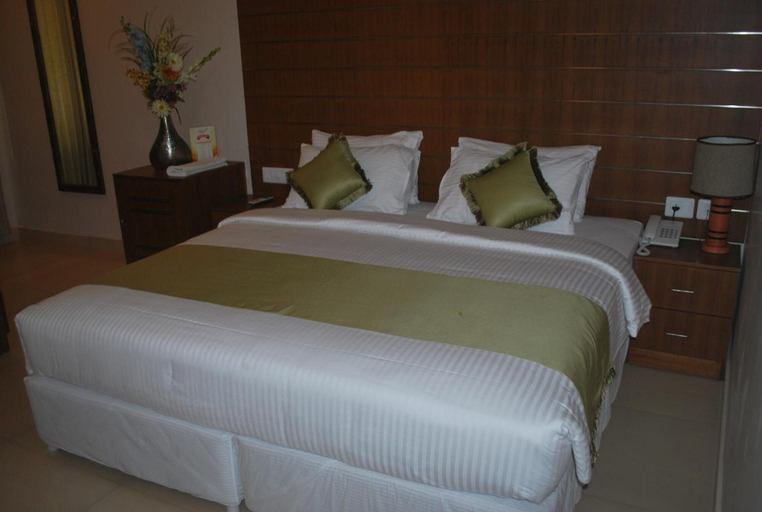 Bedroom 3, Srivar Hotels, Thrissur