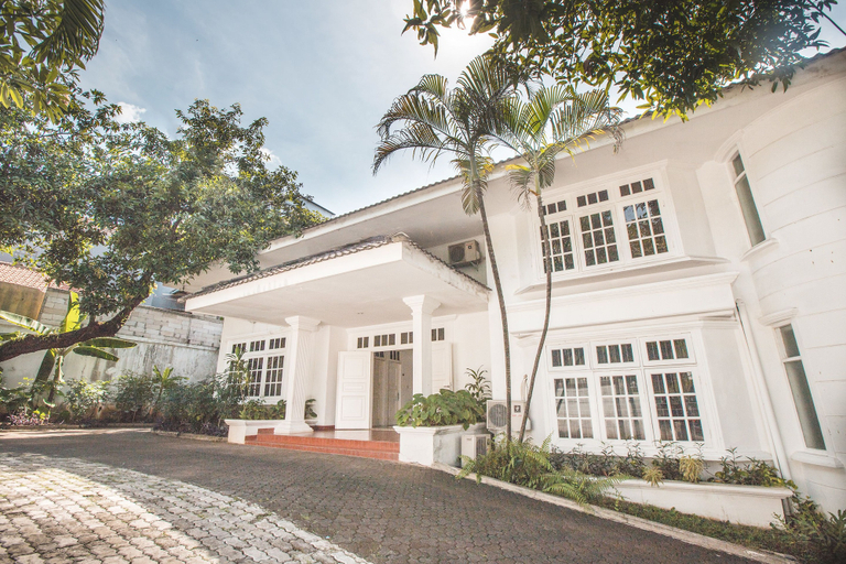 Exterior & Views 2, Capital O 332 Residence G17 Kemang, South Jakarta