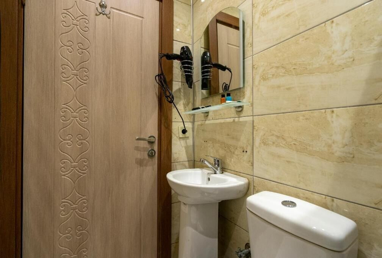 Bathroom 5, Candy Boutique, Fatih