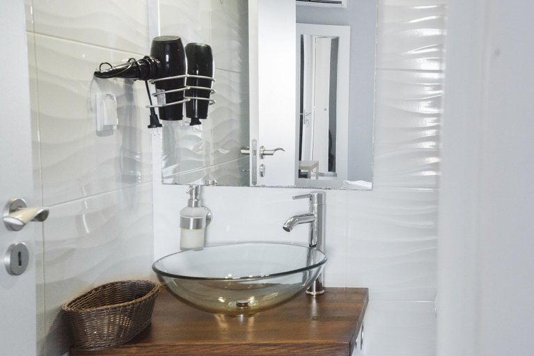 Bathroom 3, Lagos Uptown Bed & Breakfast, Lagos