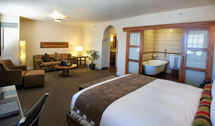 Bedroom 3, Hotel Andaluz Albuquerque, Curio Collection by Hilton, Bernalillo