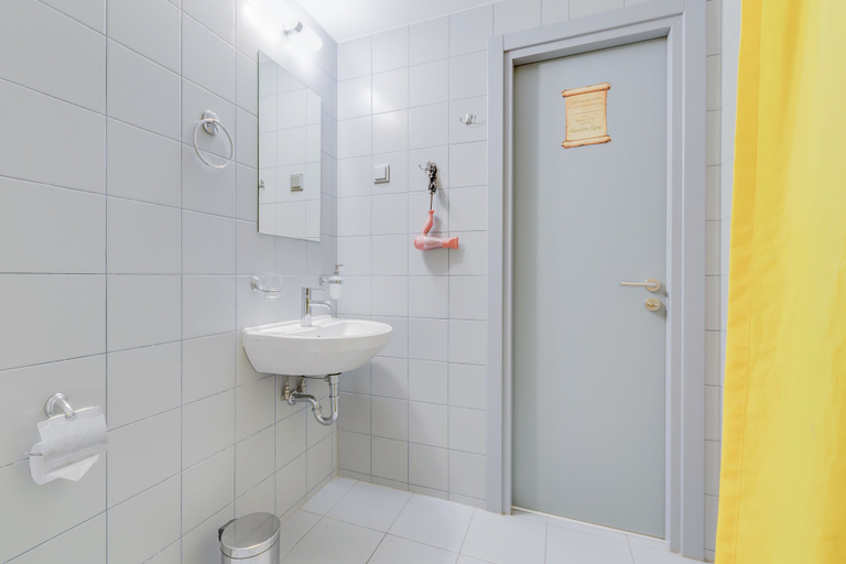 Bathroom 4, 15 Rooms, Sankt-Peterburg gorsovet