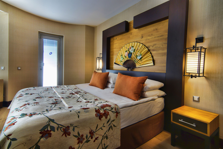 Bedroom 4, Limak Lara De Luxe Hotel - All Inclusive, Antalya